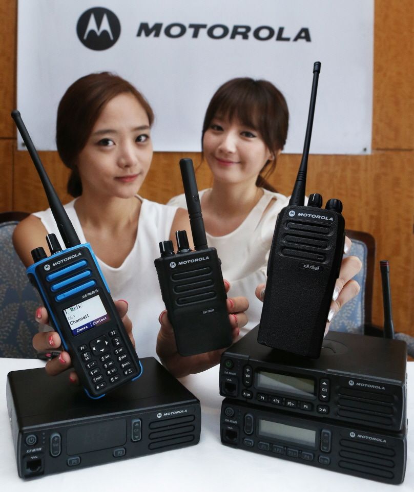Bộ đàm và điện thoại – Đâu là giải pháp liên lạc phù hợp với doanh nghiệp? Bo Dam Motorola