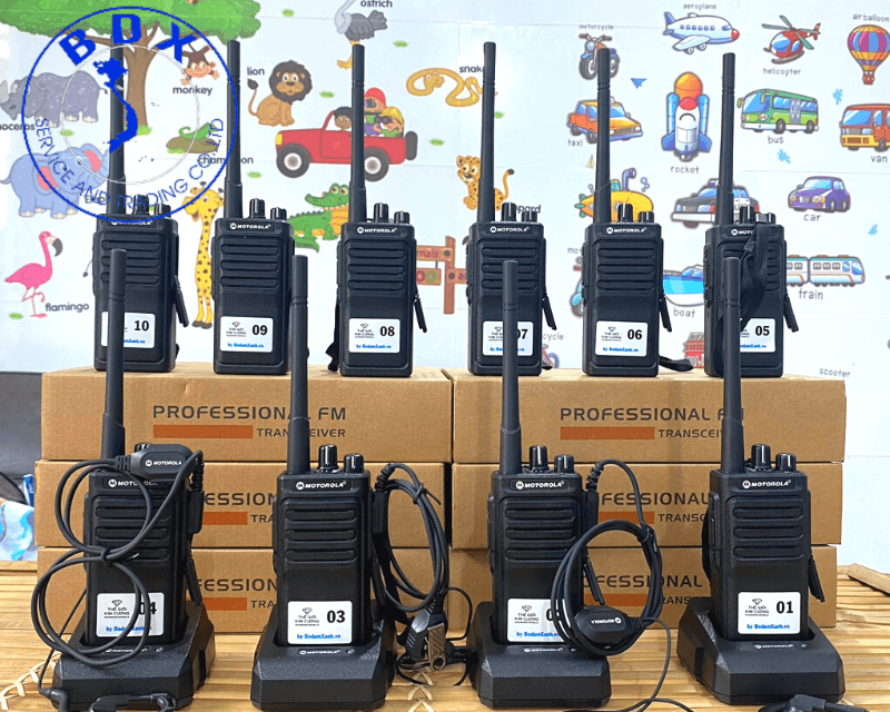 Cho thuê máy bộ đàm chất lượng giá tốt tại Tp.HCM, Bình Dương chỉ 50K/1 ngày. Cheap and quality walkie talkie rental with headphone